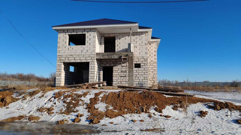 Продам участок с недостроенным домом в жероме