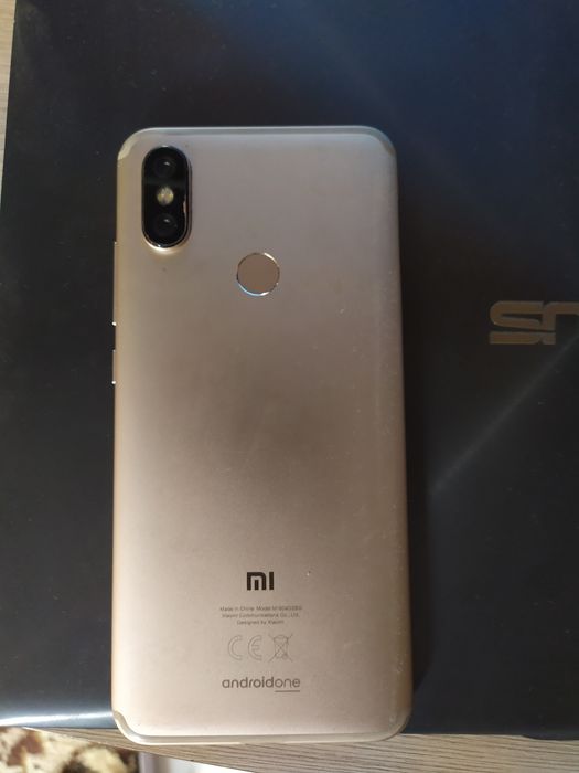 Продам сотовый Ксеоми Редми.