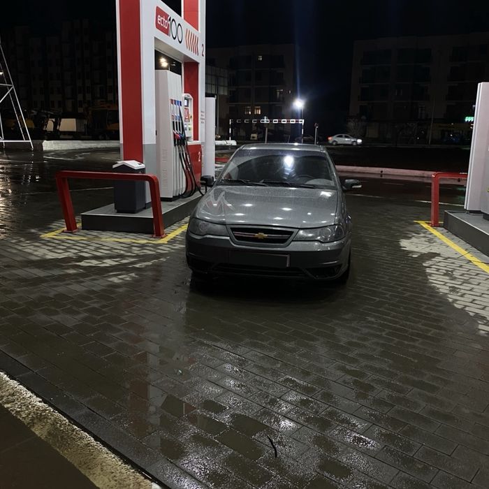 срочно продаю нексию 2 1.6