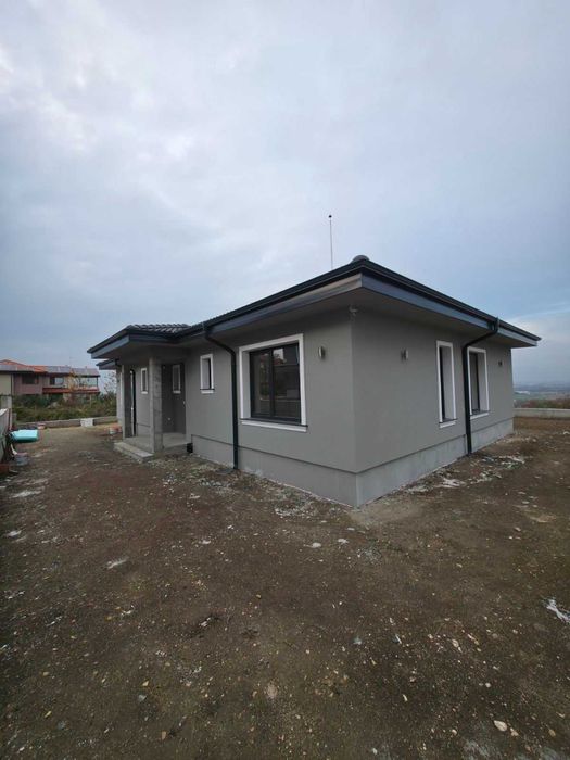 ПРЕД АКТ 16! Самостоятелна къща - село Марково