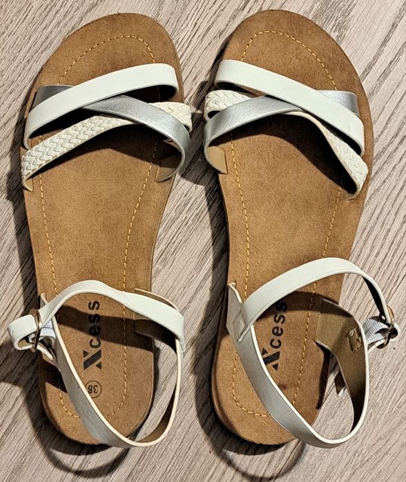 Чисто нови дамски сандали