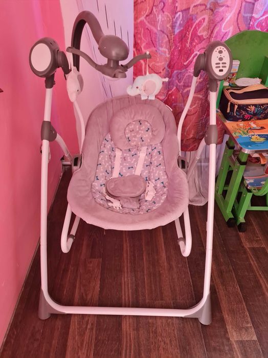 Vând balansoar bebe