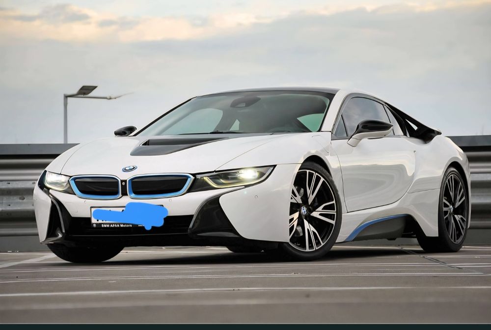 Bmw i8-Plug in Hibrid 374 Cp  Variante