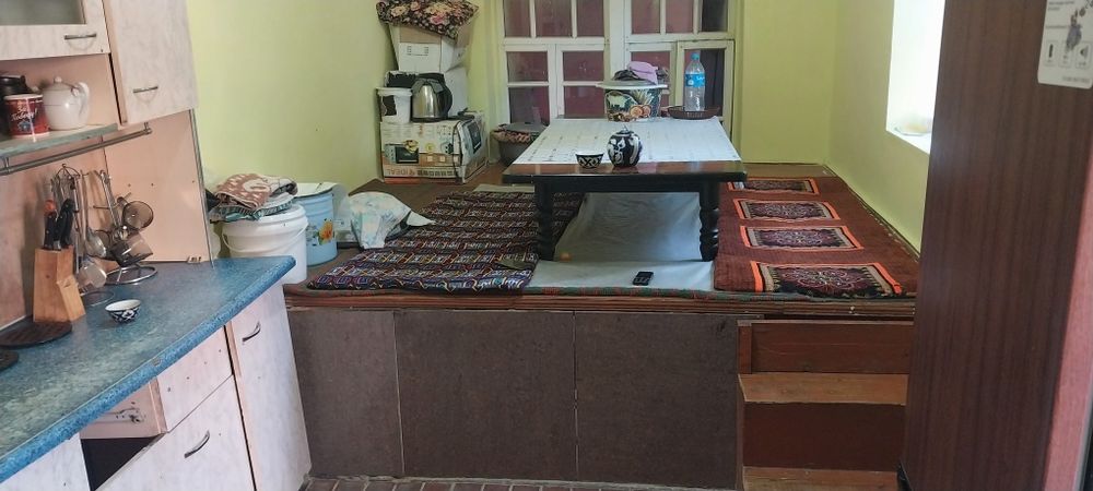 Ховли сотилади  5 сотихли замонавий кулайликларга  эга