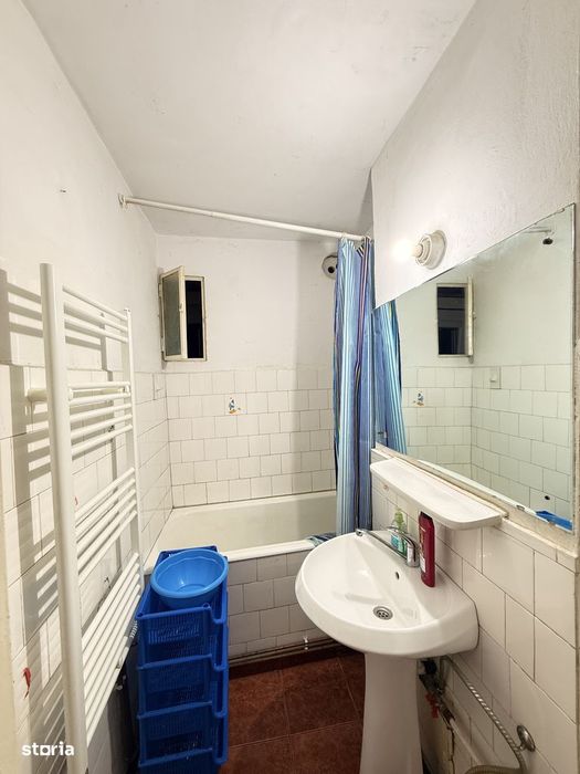 Ap. 2 camere , decomandat , cu centrala proprie - Medicina