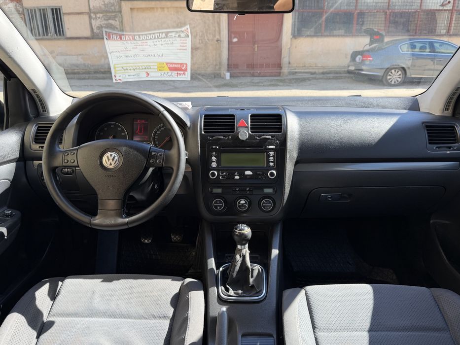 VW Golf 5 1.6 MPI 102 CP • 2006 • 116.000 km • Climatronic