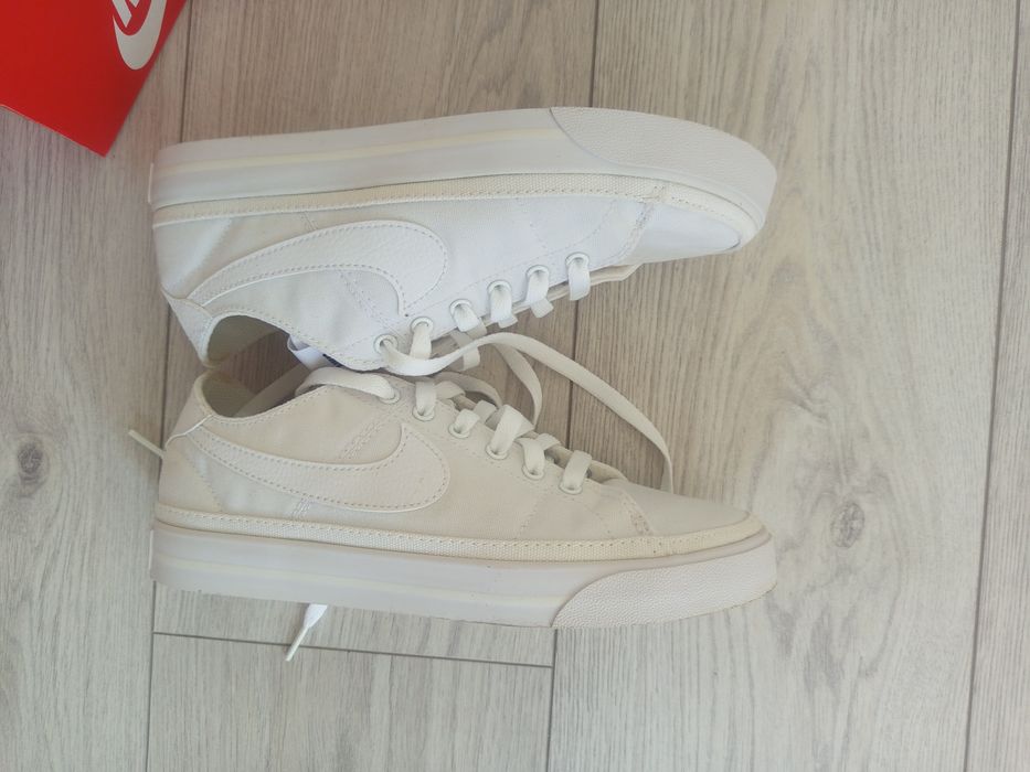 Бели кецове nike