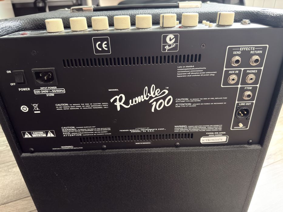 Бас усилвател Fender Rumble 100 V3