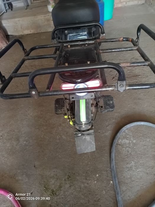 Elekrtroskuter elektrovelik