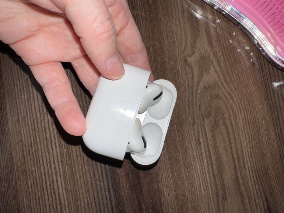 Продаю Air Pods Pro (оригинал )