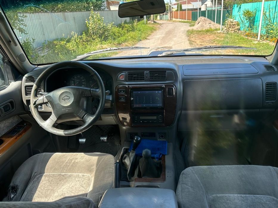 Продам  машину нисан патрол