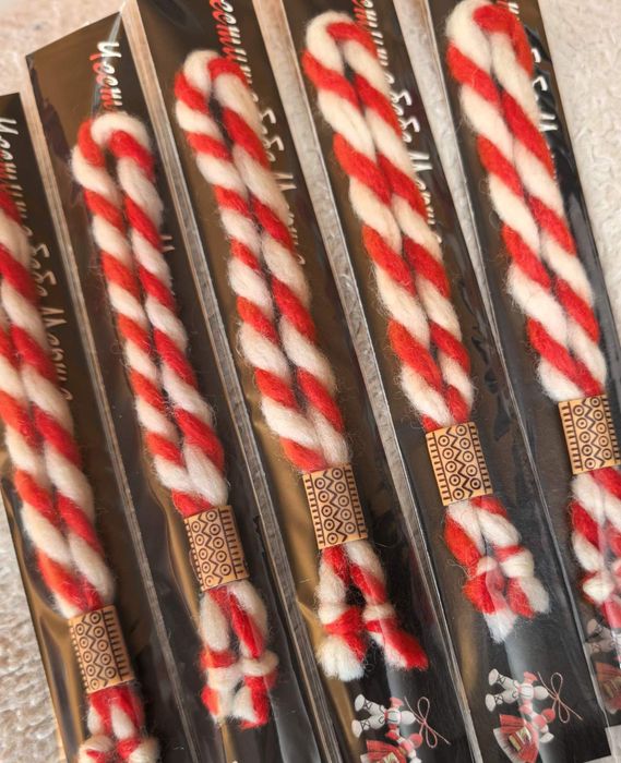 Продавам мартеници