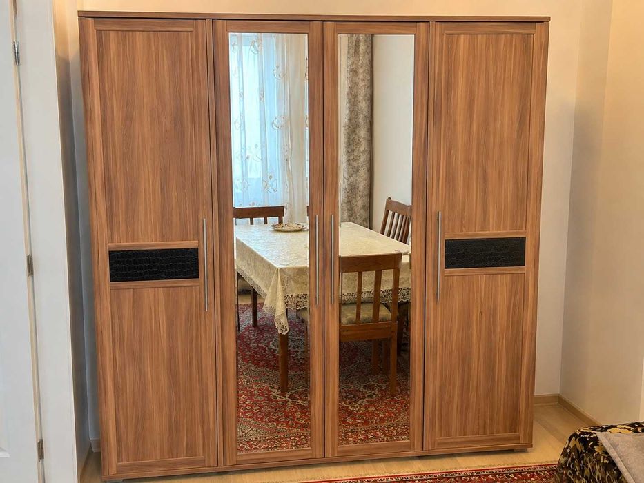 Шкаф для одежды 2*1,8*0,6