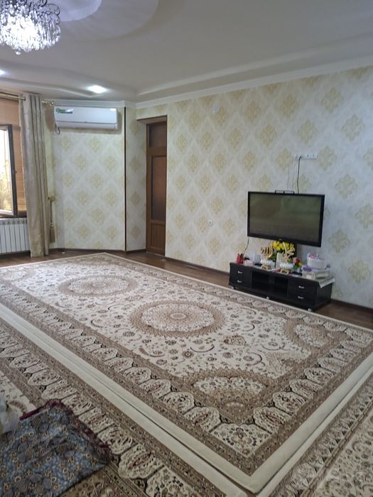 Aloqabank yonidagi Domda kvartira 120 m.kv.   3 Xona + oshxona