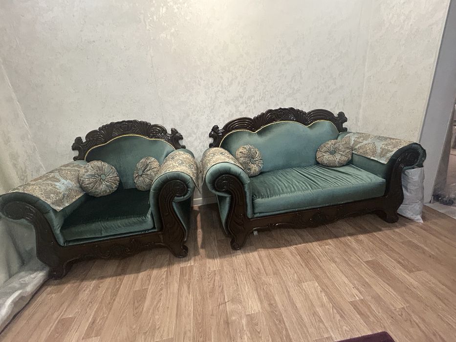 Диван сатылады.