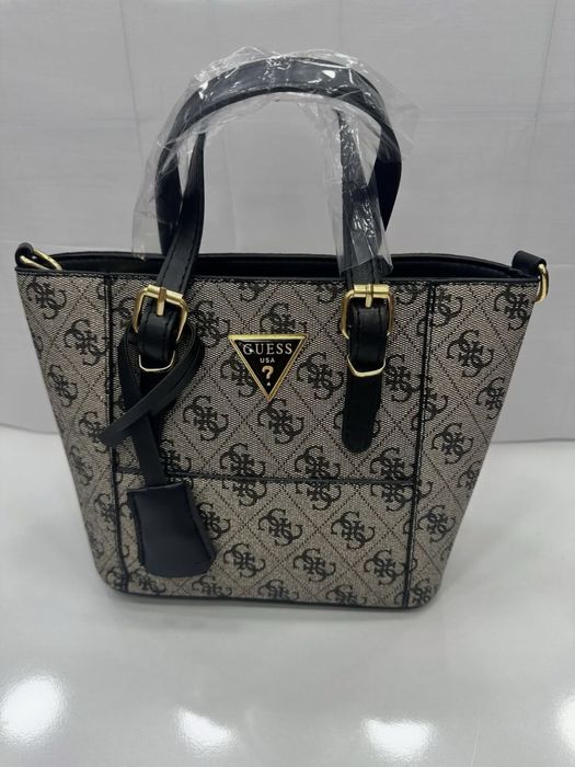 Дамска чанта GUESS