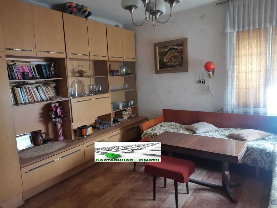 Етаж от къща в Гр. Асеновград ТОП ЛОКАЦИЯ