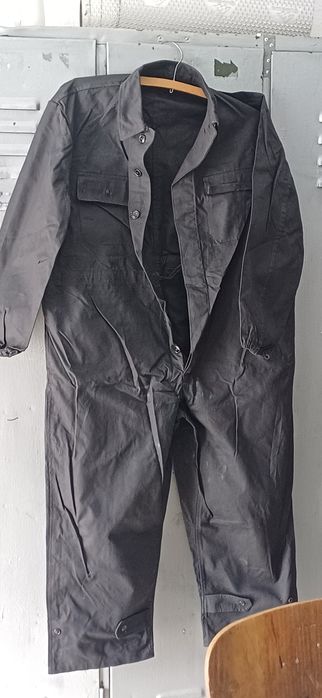 Vând costum lucru