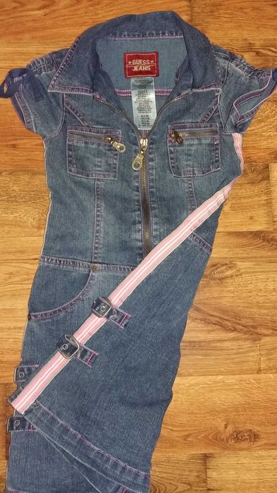 Детска рокличка GUESS за ръст 128
