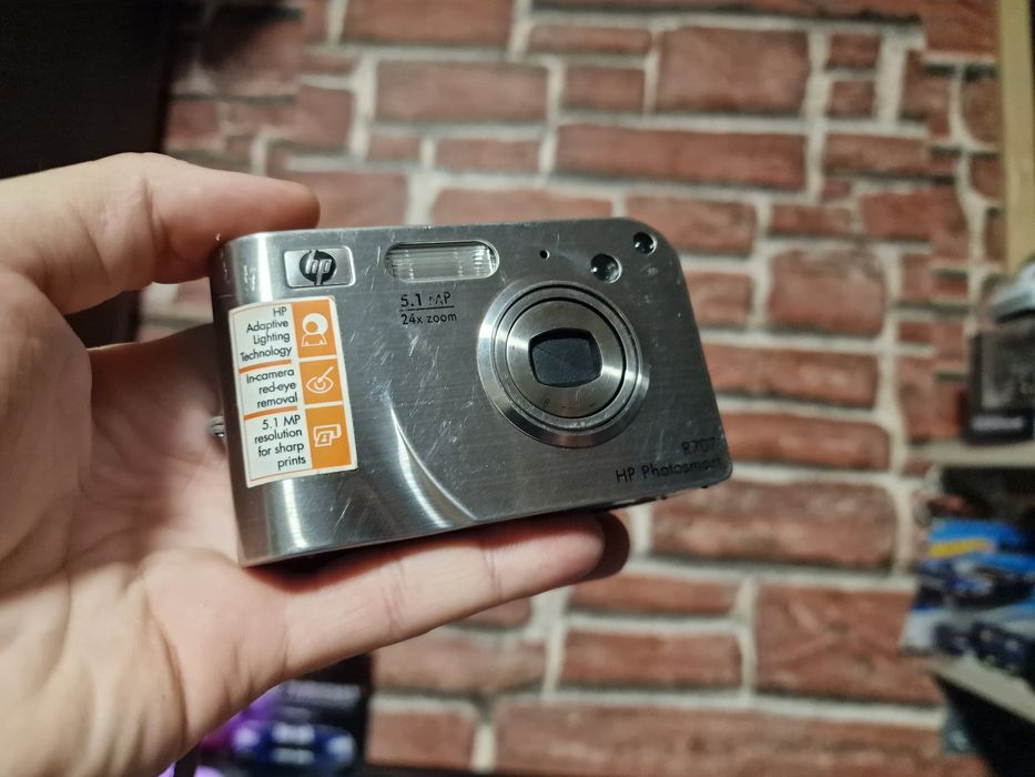 Aparat Foto Retro HP Photosmart R707 - Metalic - Stil Y2K / Digicam