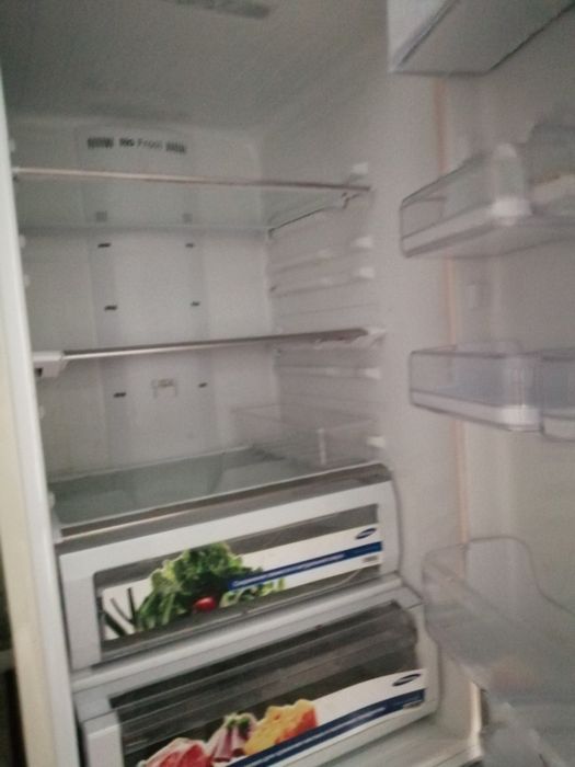 Продается холодильник Samsung