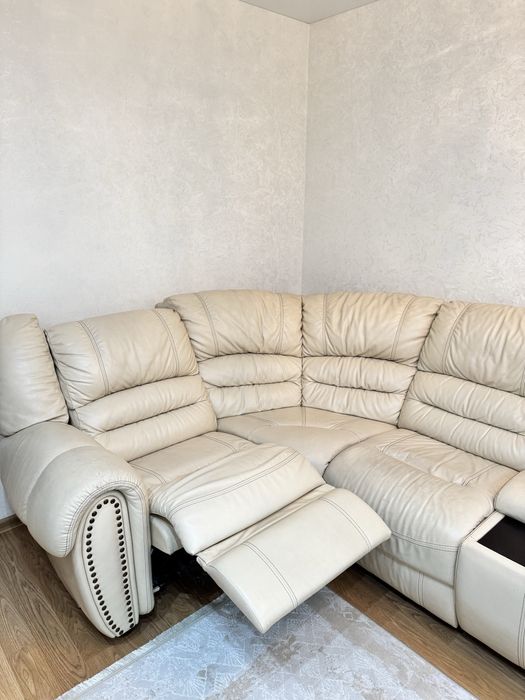 Продам кожанный диван