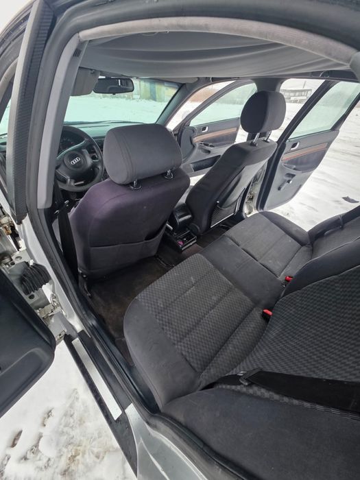 Vand audi a4 Masina funcioneaza impecabil