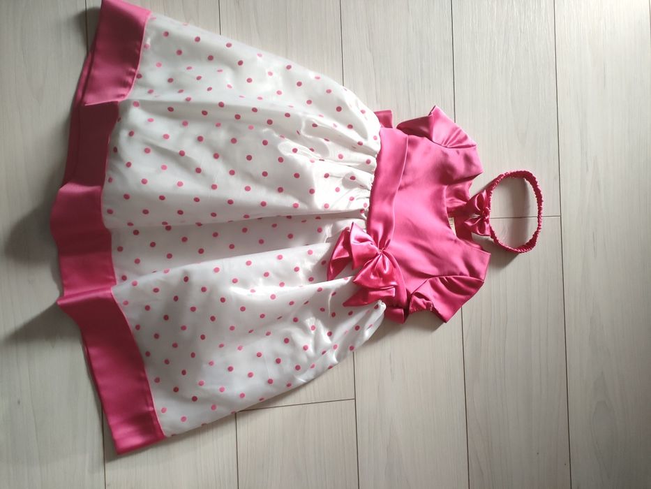 Vand rochie cu crinolina fetiță 2 ani (nouă)