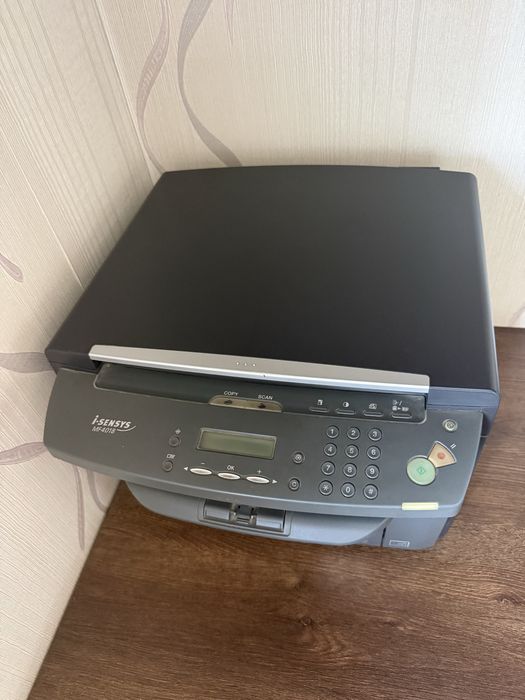 Продается принтер сканер копия 3в1  canon mf4018