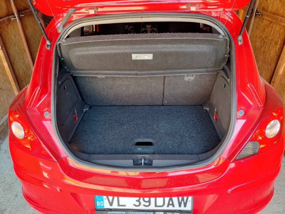 Opel CORSA rosie