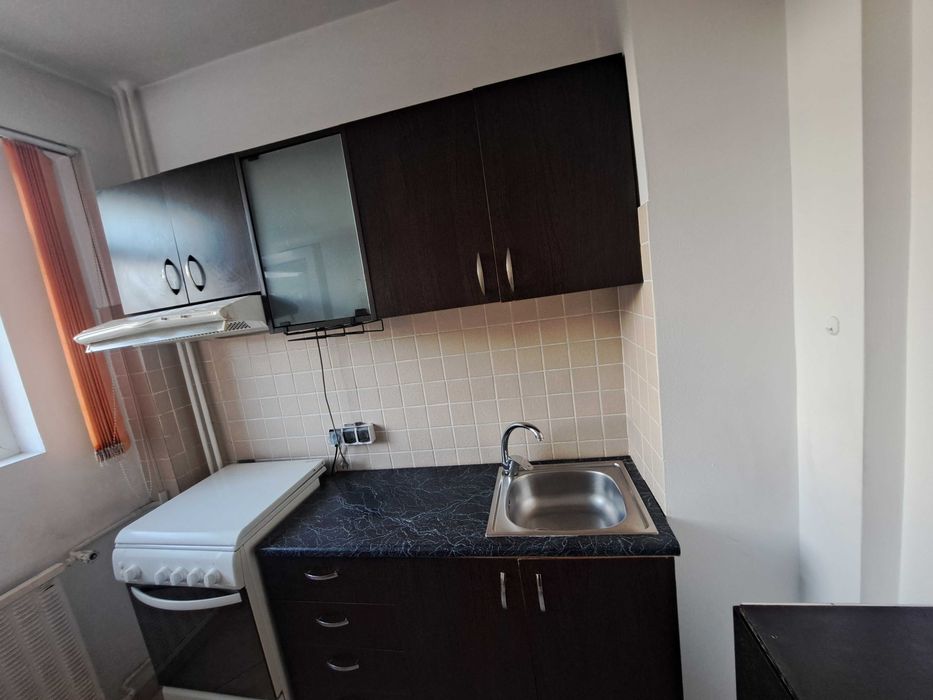Proprietar inchiriez garsoniera pe Bd. Chisinau