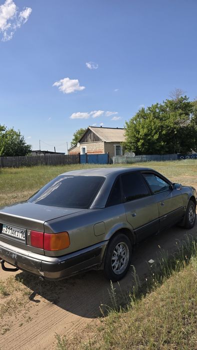 Срочно продам ауди 100 с4. 2.8