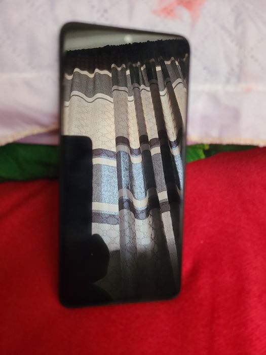 Samsung s20 plus va Redmi Bor