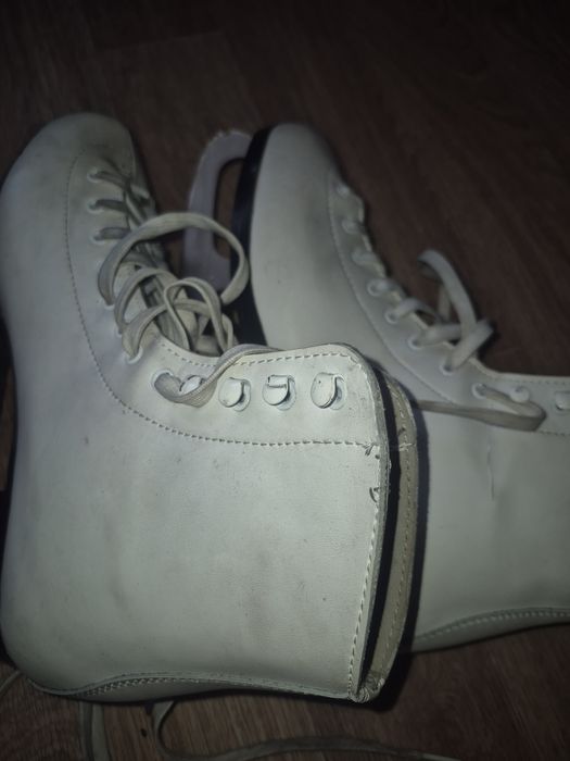 Продаю коньки б/у