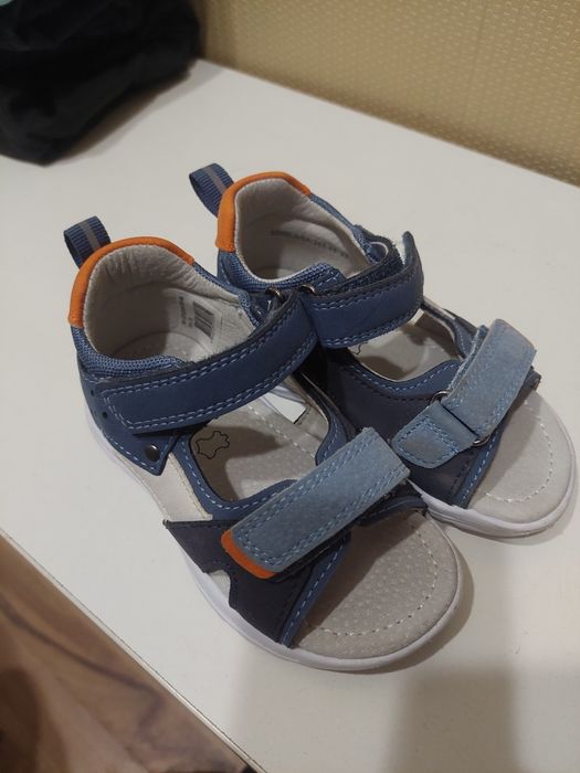 Детские сандалии