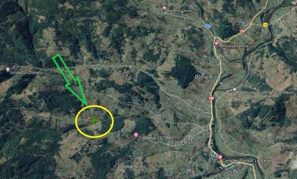 Vand 2500 mp teren intravilan + casuta de munte racordata la EON
