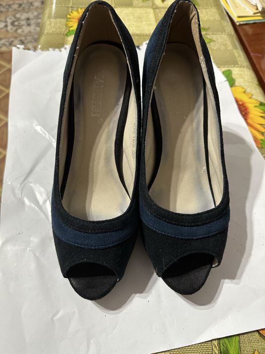 Pantofi din piele intoarsa