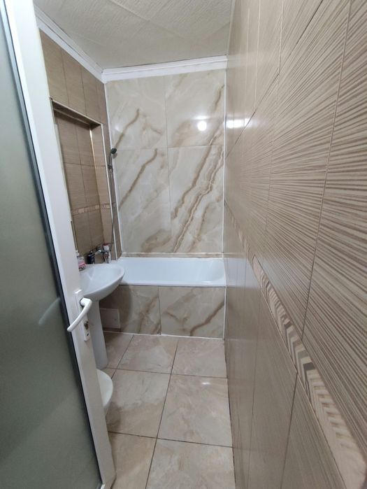 Apartament 3 camere curte comună