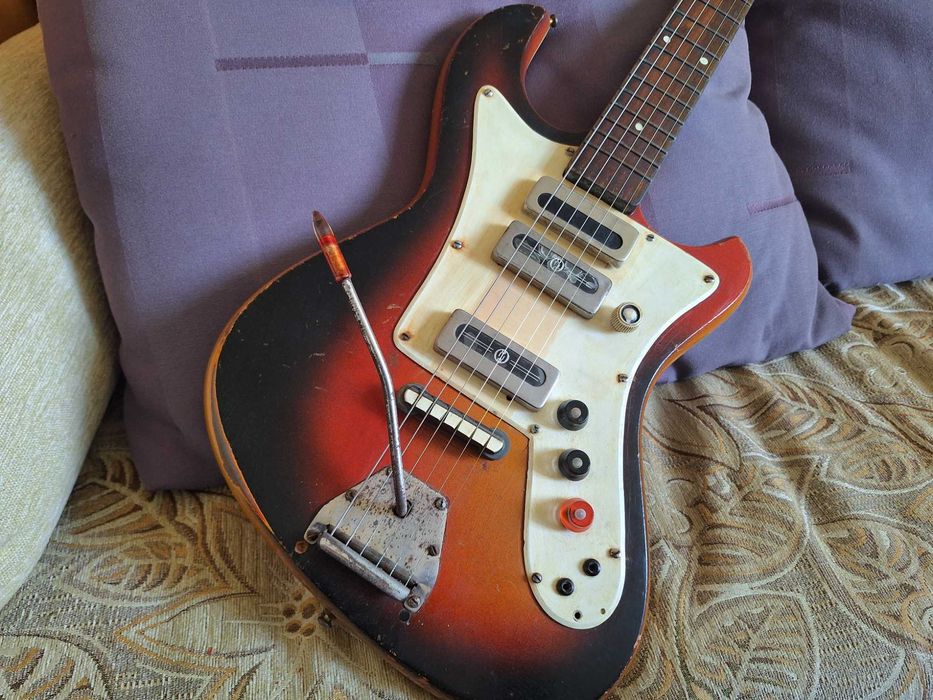 Ретро българска китара Орфей