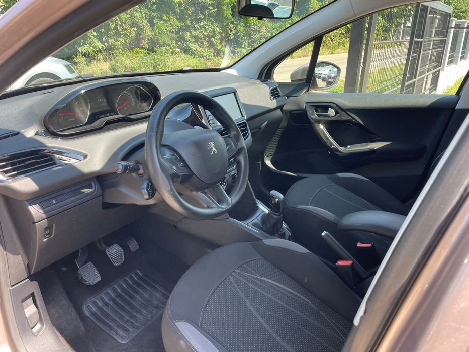 Peugeot 208 1.2 benzina 90 cp 2013 euro5 RATE FIXE