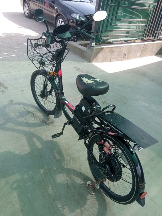Sukuter sotiladi bir zaryat bilan 35 40 km yurad