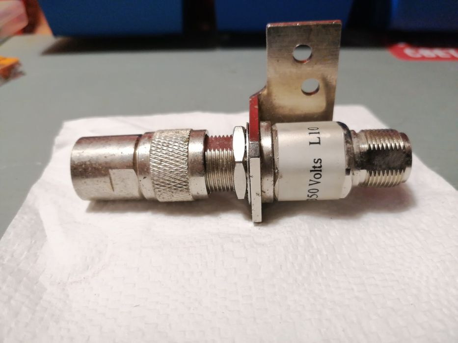 Коаксиальный грозо-разрядник