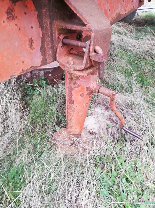 Căruță agricolă nebasculabilă lă 8 tone