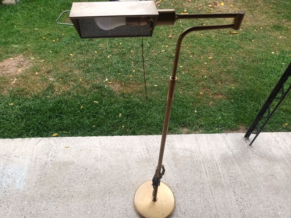 Lampă de podea din alamă