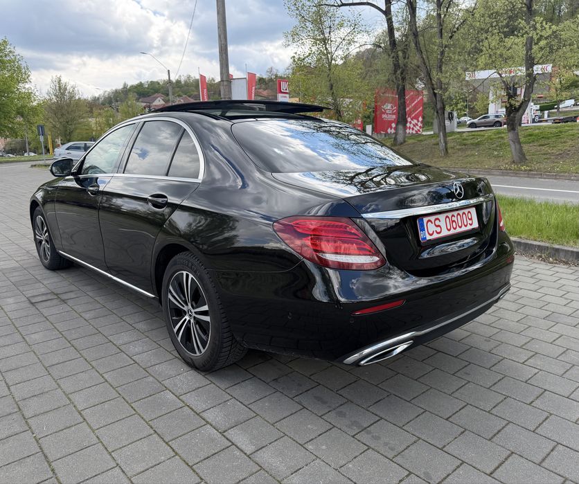 Mercedes Benz E220