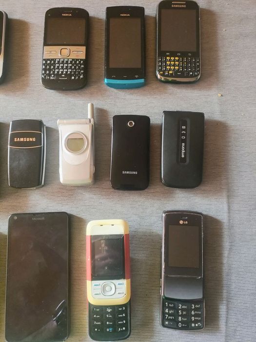 Telefoane decodate ( preț între 50-130 Ron buc)