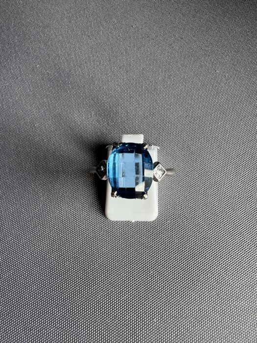 Inel din argint, topaz si cubic zirconia