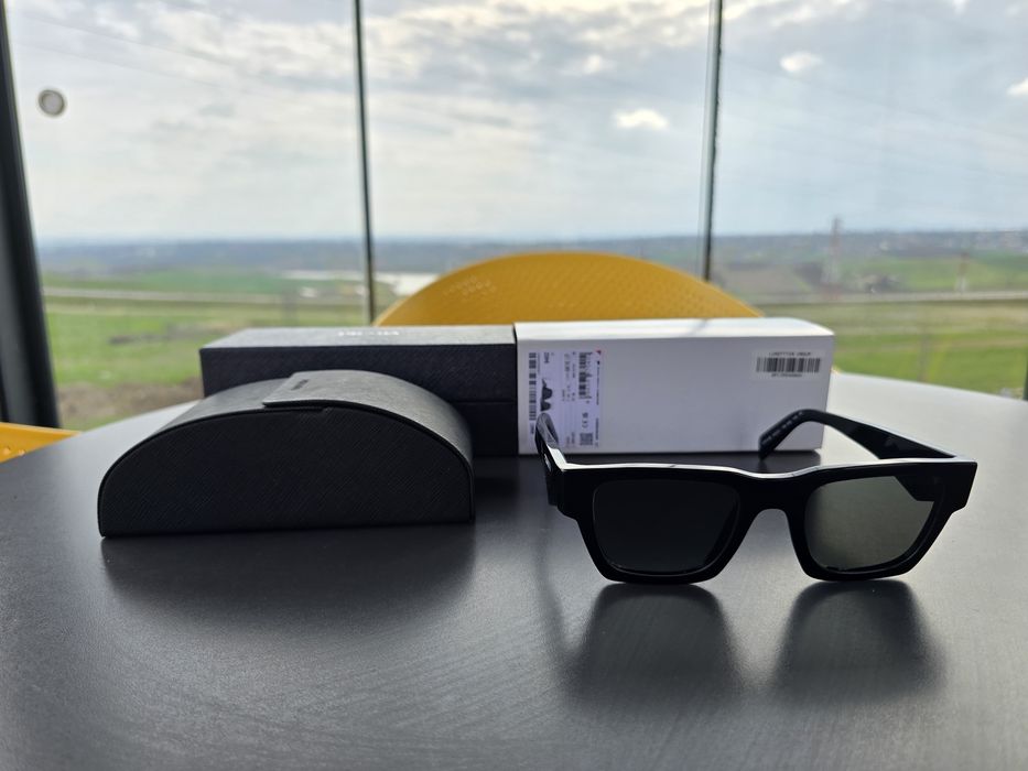 Ochelari de soare Prada