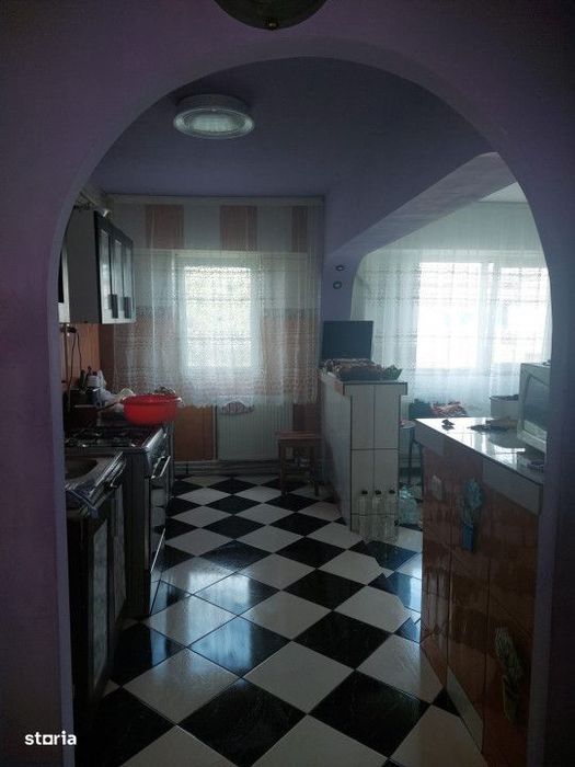 Apartament 3 camere decomandat, zona Vidin.