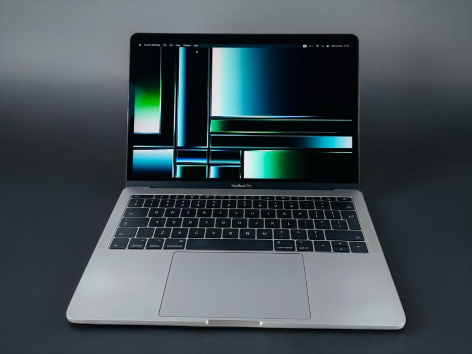 Лаптоп Аpple MacBook Pro 13 2017 i5 2,3Ghz 8RAM 256GB Гаранция!